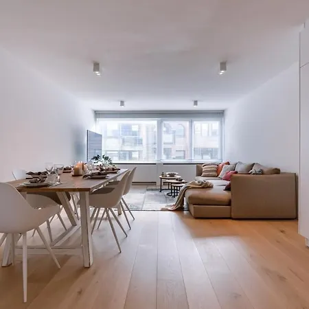 דירה Huswell - Spacious Two Bedroom In