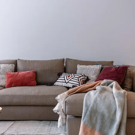 Apartment Huswell - Spacious Two Bedroom In
