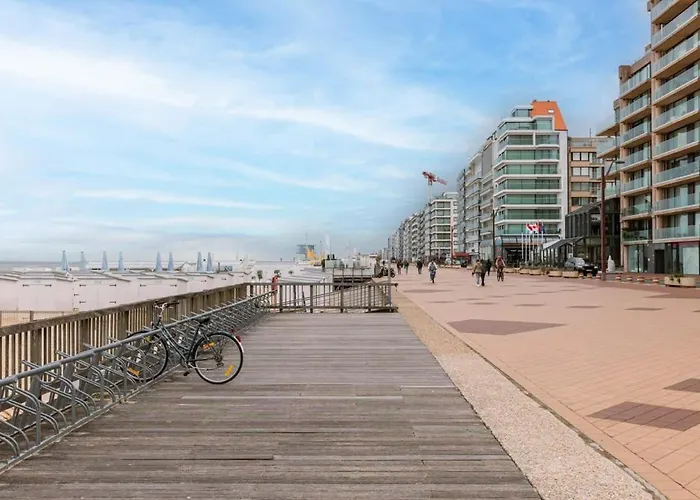 Huswell - Spacious Two Bedroom In Apartment