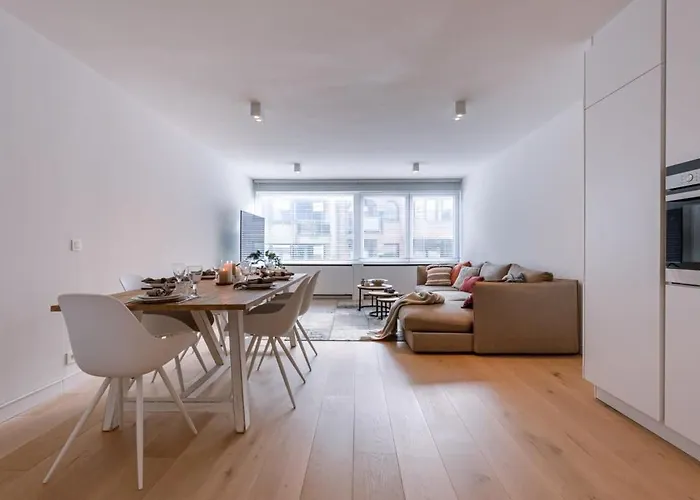 Apartment Huswell - Spacious Two Bedroom In