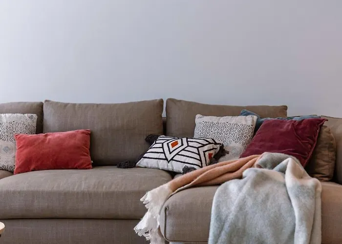 Apartment Huswell - Spacious Two Bedroom In